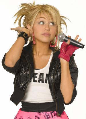 hannah_narrowweb__300x413,0.jpg